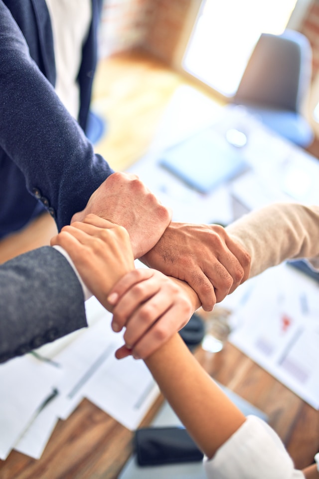 Trabajo en equipo de Cavo con sus clientes